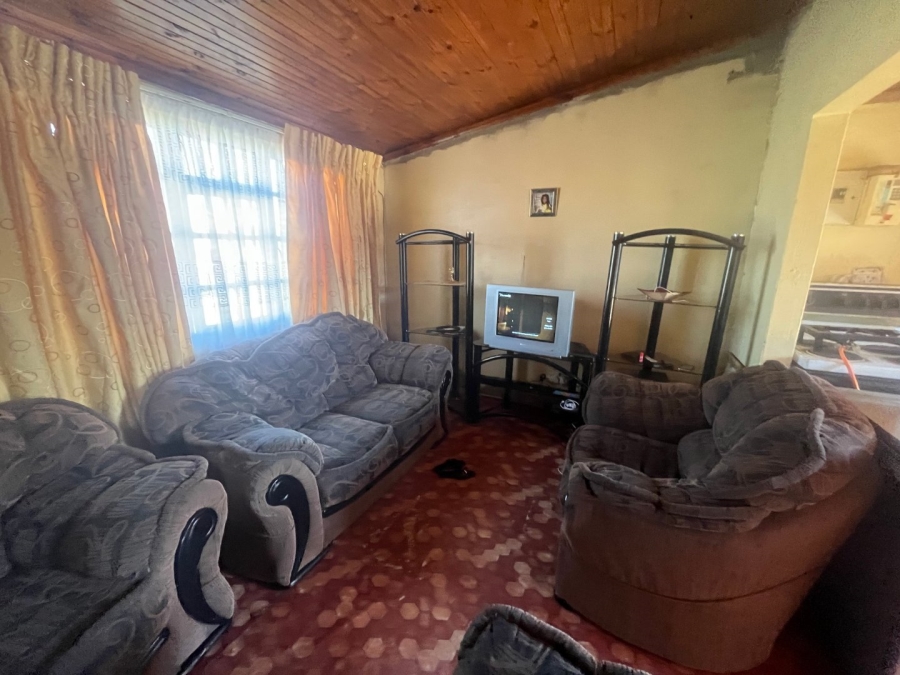 2 Bedroom Property for Sale in Zwide Eastern Cape